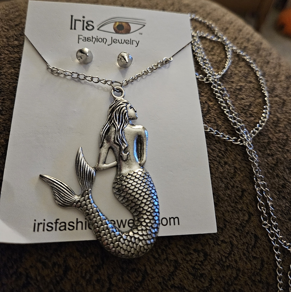 Mermaid Necklace and Earrings Set